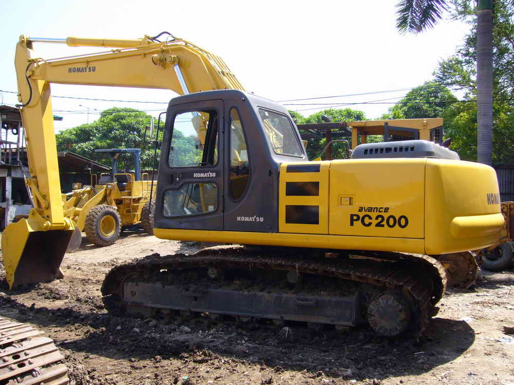 DIJUAL EXCAVATOR BEKAS
